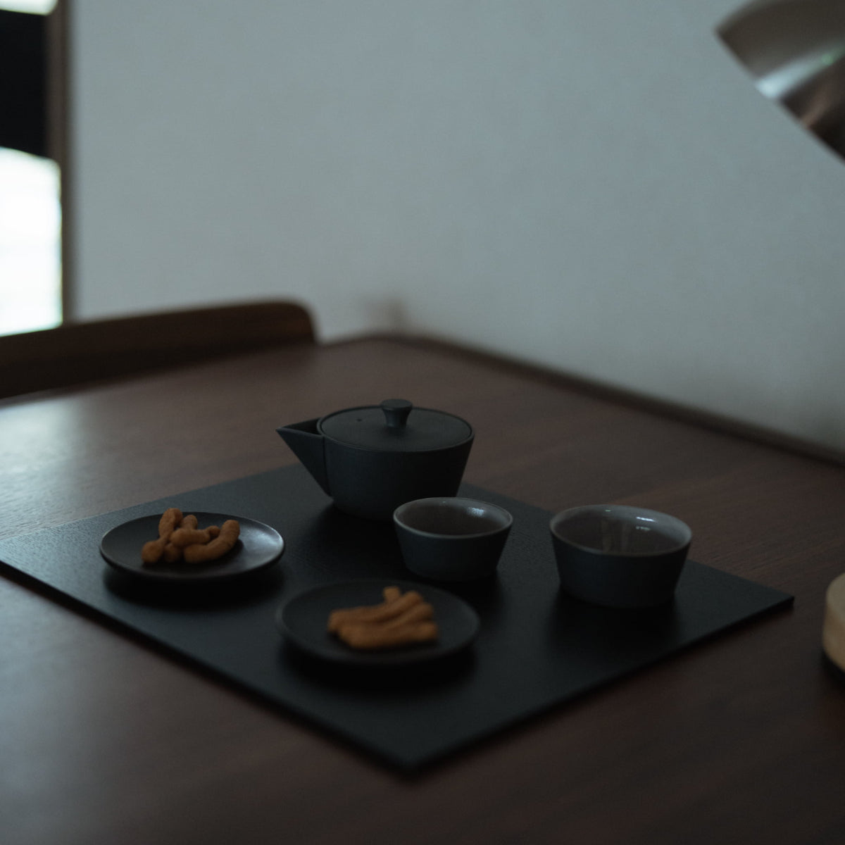 Japansk sort tekande og tekop sæt