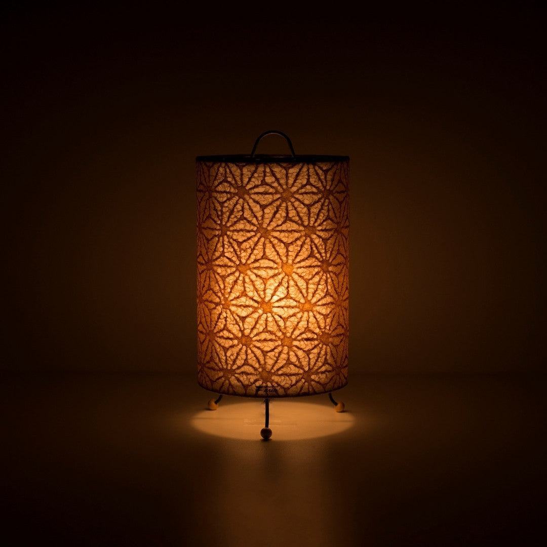 Japanse Papieren Tafellamp "Lace Washi" Bruin die een donkere kamer verlicht – Handgemaakte Lamp voor Gezellige Slaapkamer