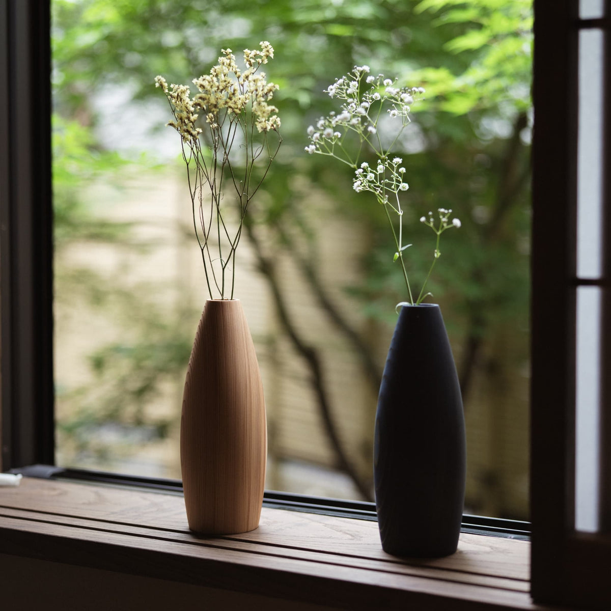 Paar Japanse Ceder Ikebana Vazen – Natuurlijke en Indigo Japanse vazen met Gipsoefiel