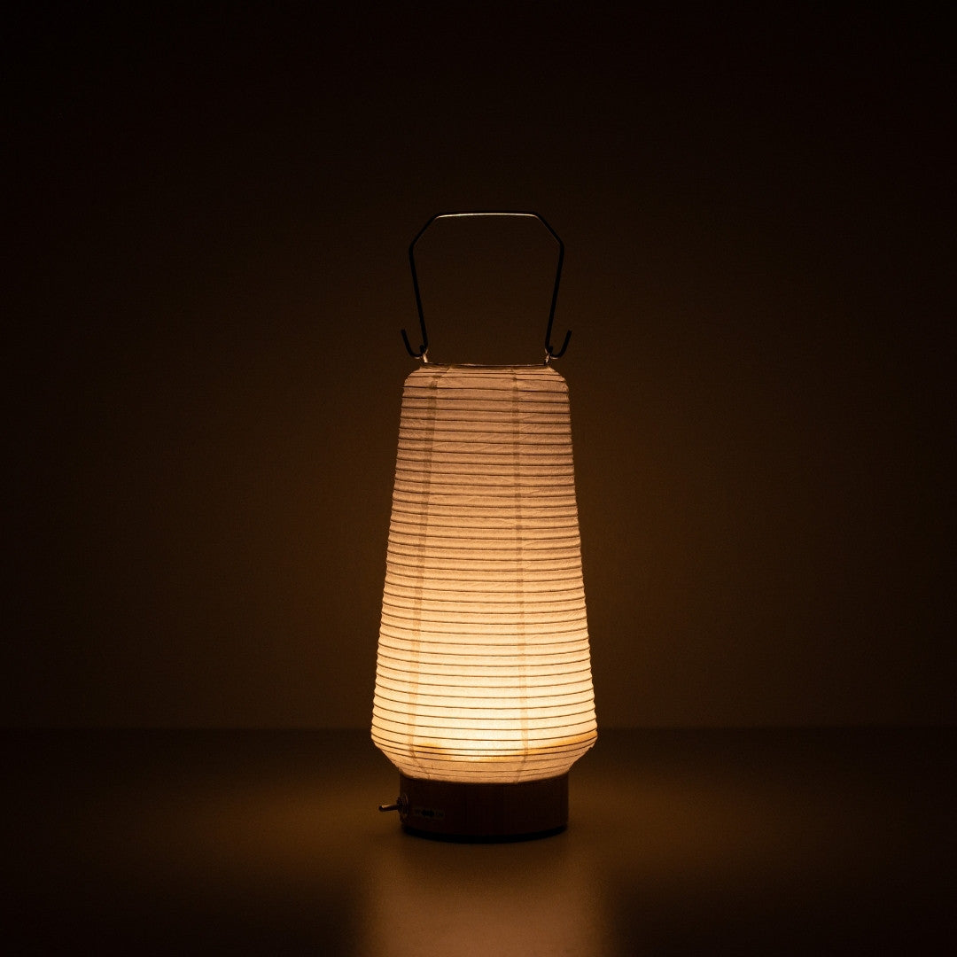"Elegante schlanke japanische Papiertischlampe RIN 04, handgefertigte vertikale japanische Tischlampe Beleuchtung"