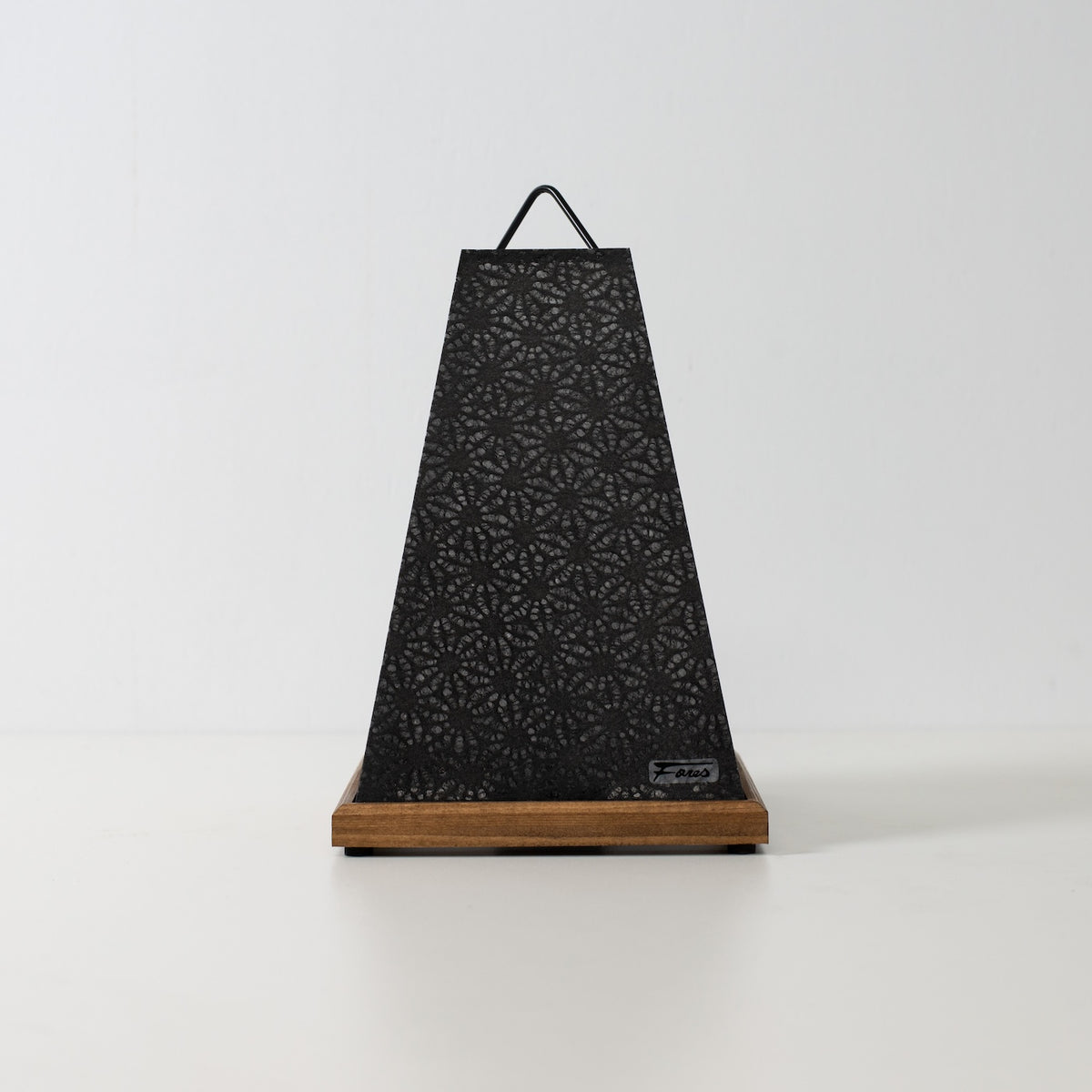 Japanse Papieren Tafellamp Mini Akari, zwart, Mino Washi papier en hout - onverlichte accentlamp uit Japan met kantpatroon.