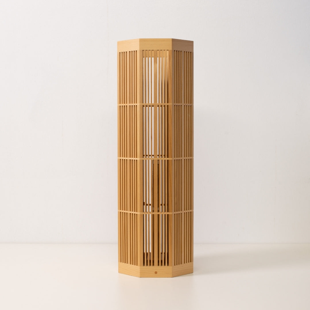"Japanse Houten Vloerlamp SAN Large, Naturel, Aomori Hiba - Japanse Vloerlamp voor Japandi interieurs"