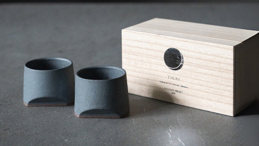 Ensemble de tasses à saké en tuiles japonaises fait à la main par Marumi Yasuda Kawara