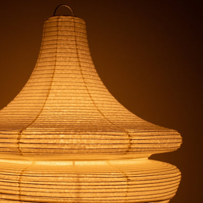 Gros plan sur la lampe de sol japonaise en papier lumineux GEMINI 02, lampe japonaise sculpturale en papier washi chaleureux