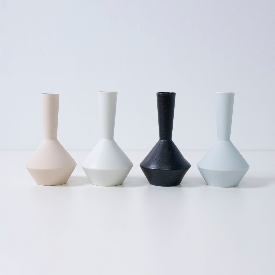 Set aus vier japanischen Einzelblumenvase „Frustum“ – moderne Mino-Keramikvasen für Ikebana-Kunst