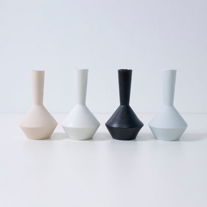 Set aus vier japanischen Einzelblumenvase „Frustum“ – moderne Mino-Keramikvasen für Ikebana-Kunst