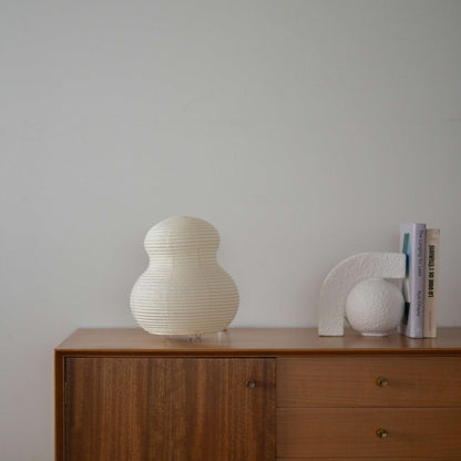 "Lampe en papier japonais faite à la main Paper Moon 02 – Lumière Washi pour salon Japandi"