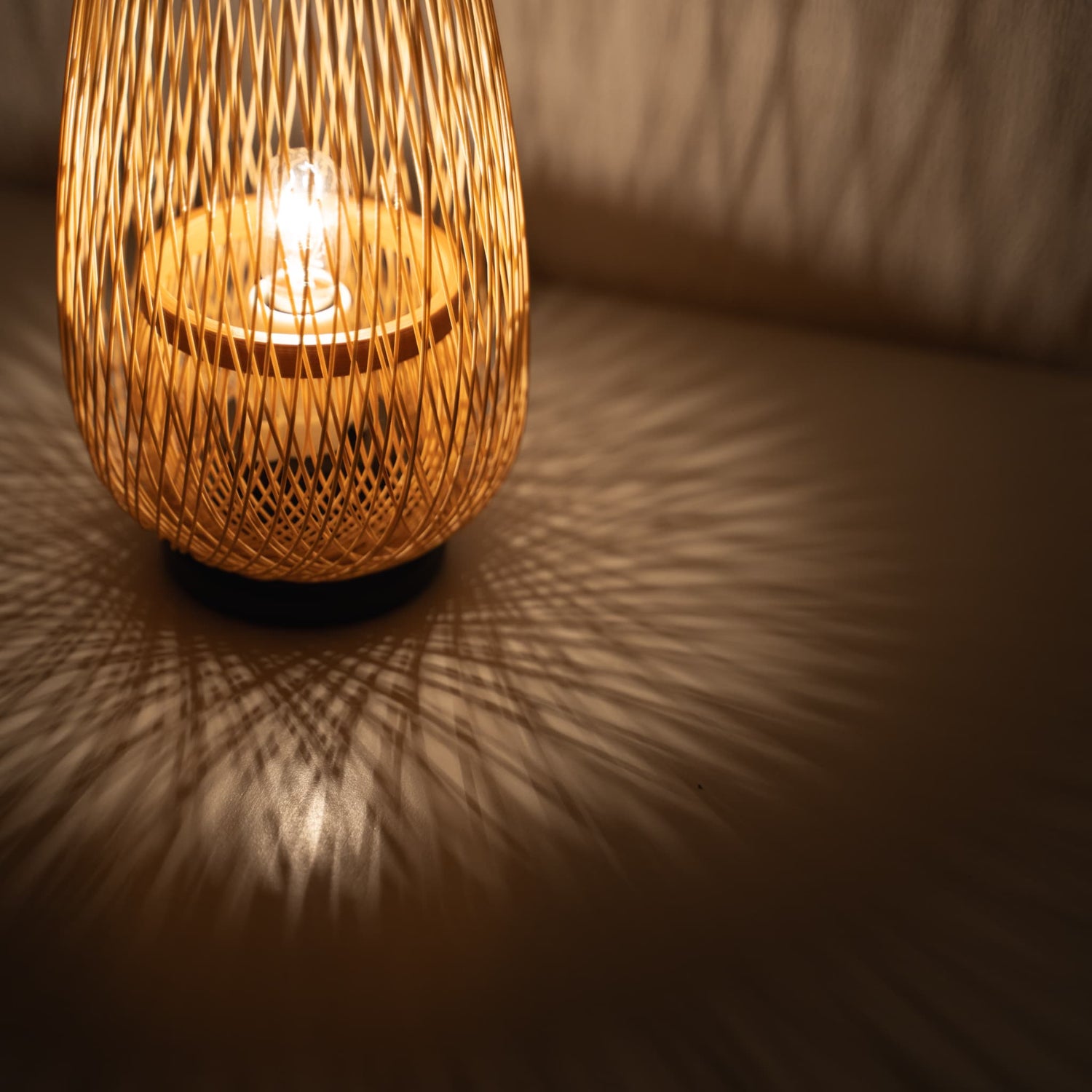 Lampe de table japonaise en bambou et abat-jour