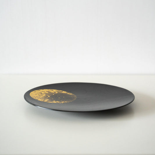 "Assiette moyenne en laque dorée japonaise"