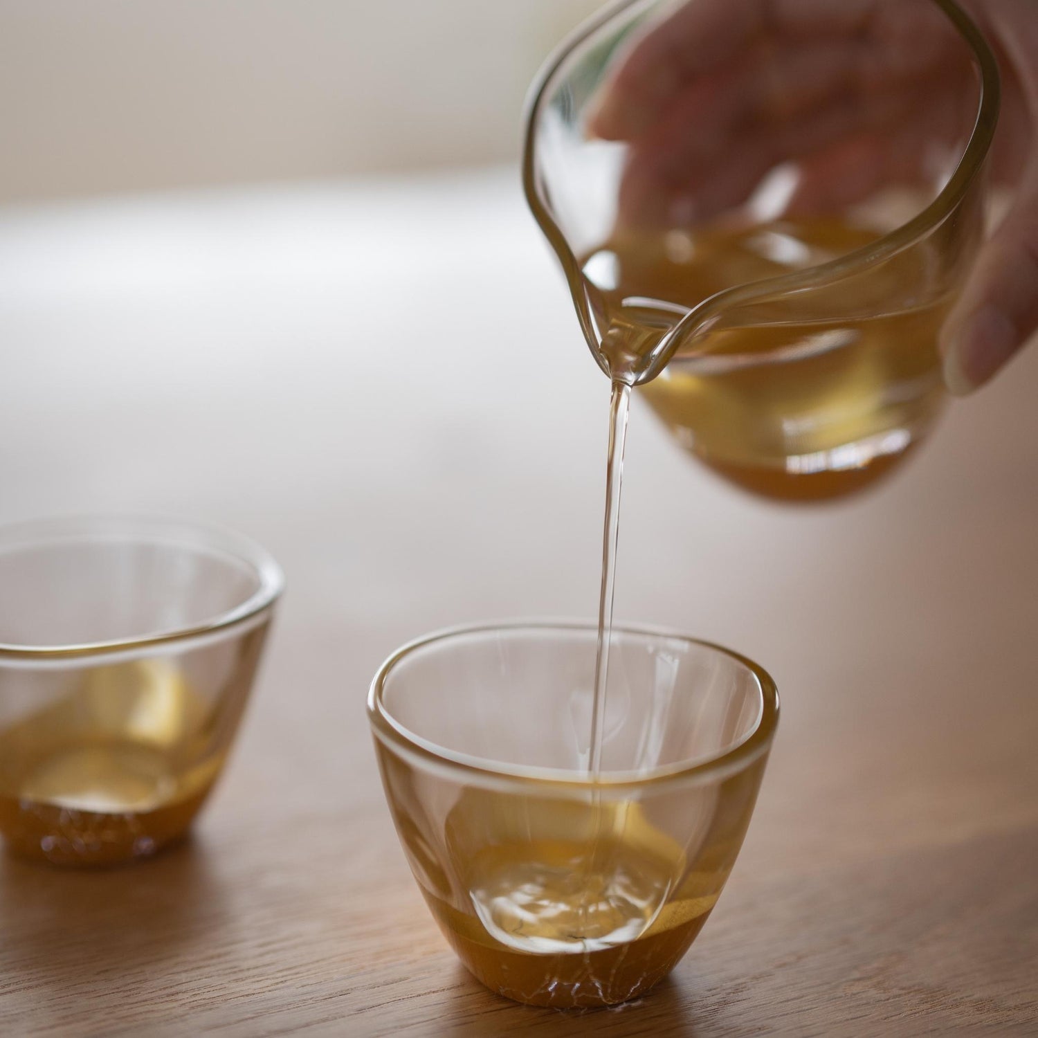 Japansk bladguld sake-sæt – håndlavet sake-kop sæt fra Kanazawa med wabi sabi-skønhed