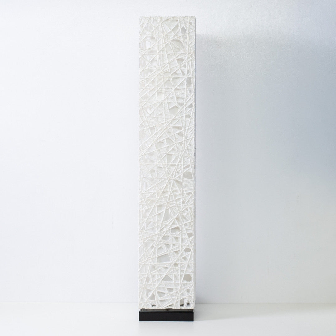 "Lampe sur pied japonaise en papier blanc ME-LOOK 01 par Hayashi Kogei, design élancé en colonne"