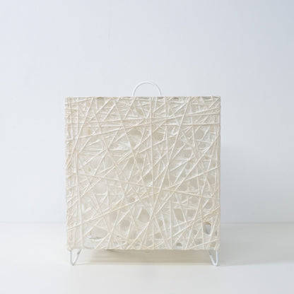 "Lampe sur pied japonaise en papier blanc ME-LOOK 03 par Hayashi Kogei, lampe sur pied japonaise cube"