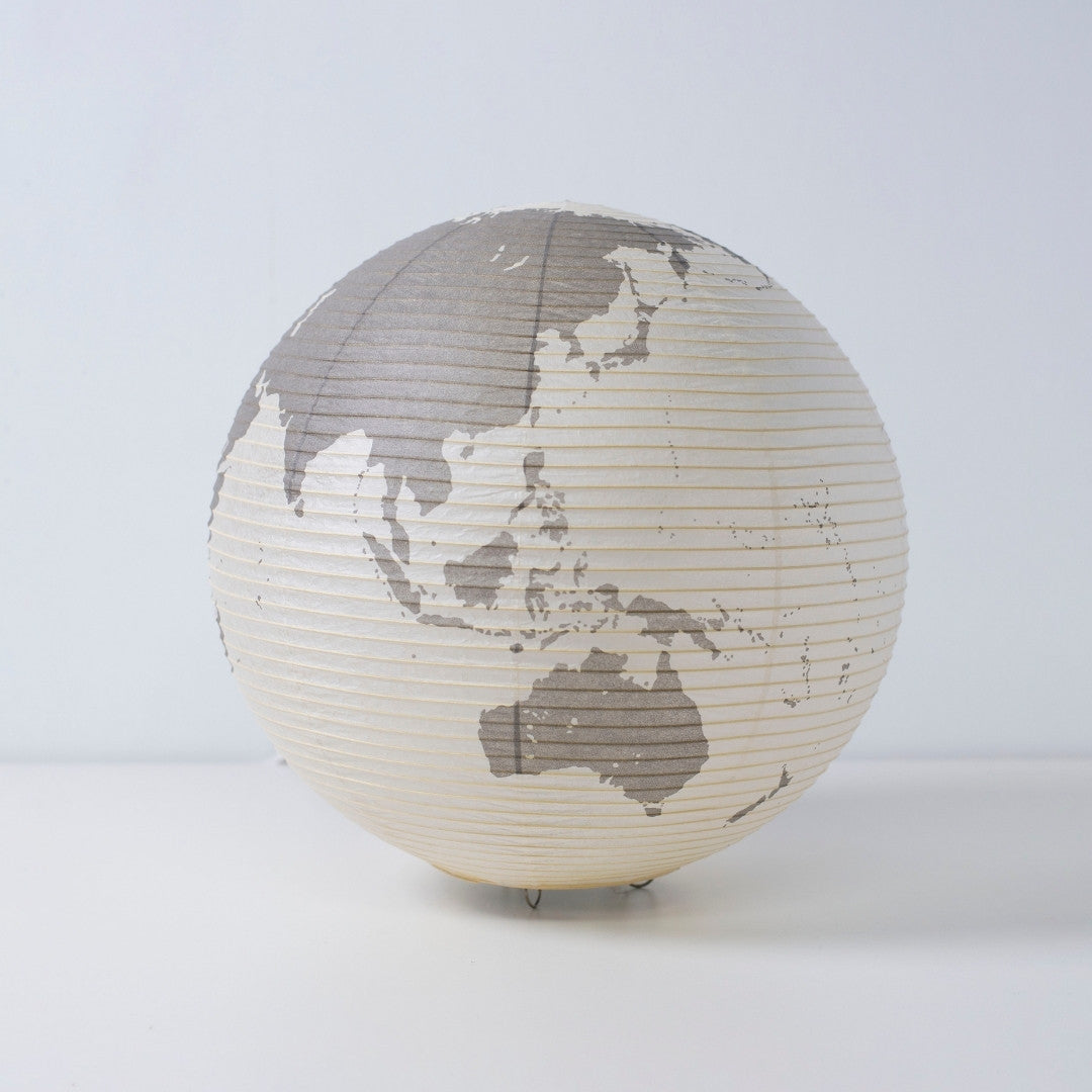 "Lampe de sol japonaise en papier « paper moon 05G » avec motif carte du monde, lampe japonaise Mino Washi"