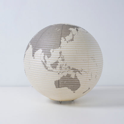 "Lampe de sol japonaise en papier « paper moon 05G » avec motif carte du monde, lampe japonaise Mino Washi"