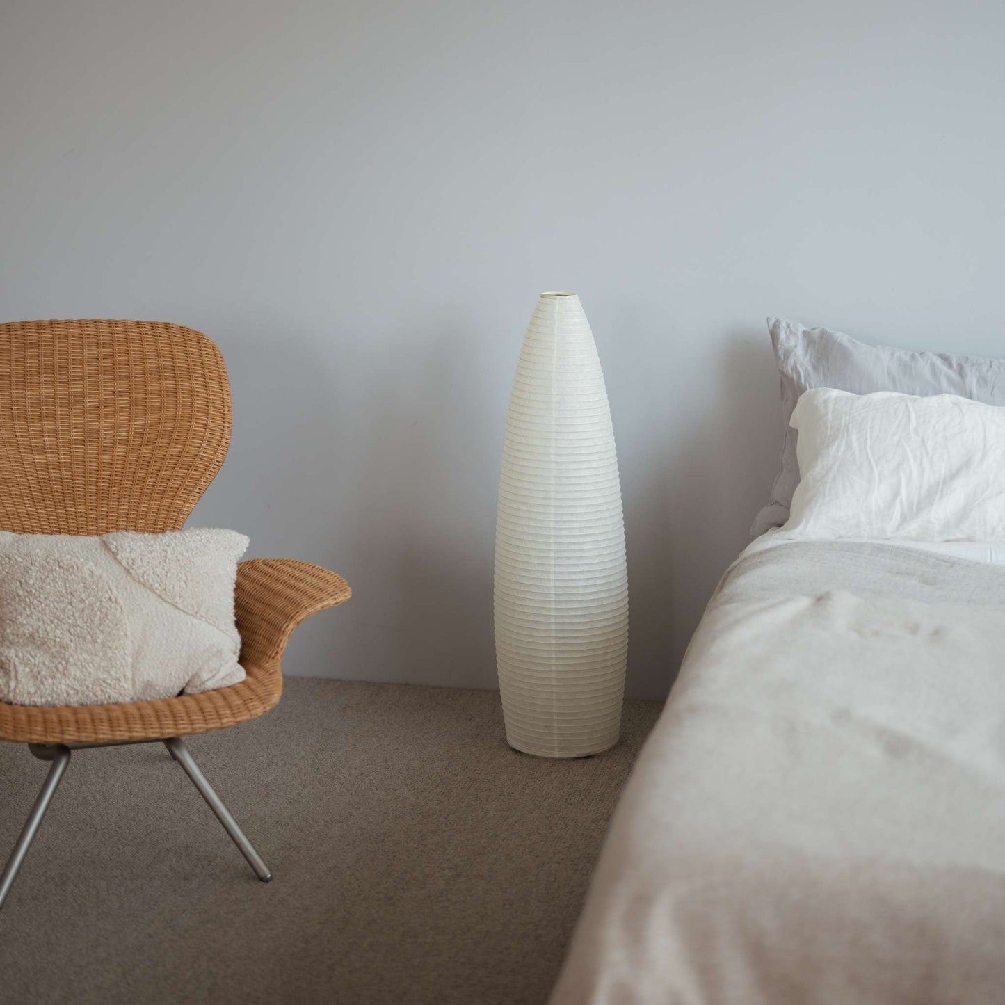 "Lampe de sol japonaise en papier Paper Moon 13 – Grande lampe Washi pour intérieur de chambre Japandi"