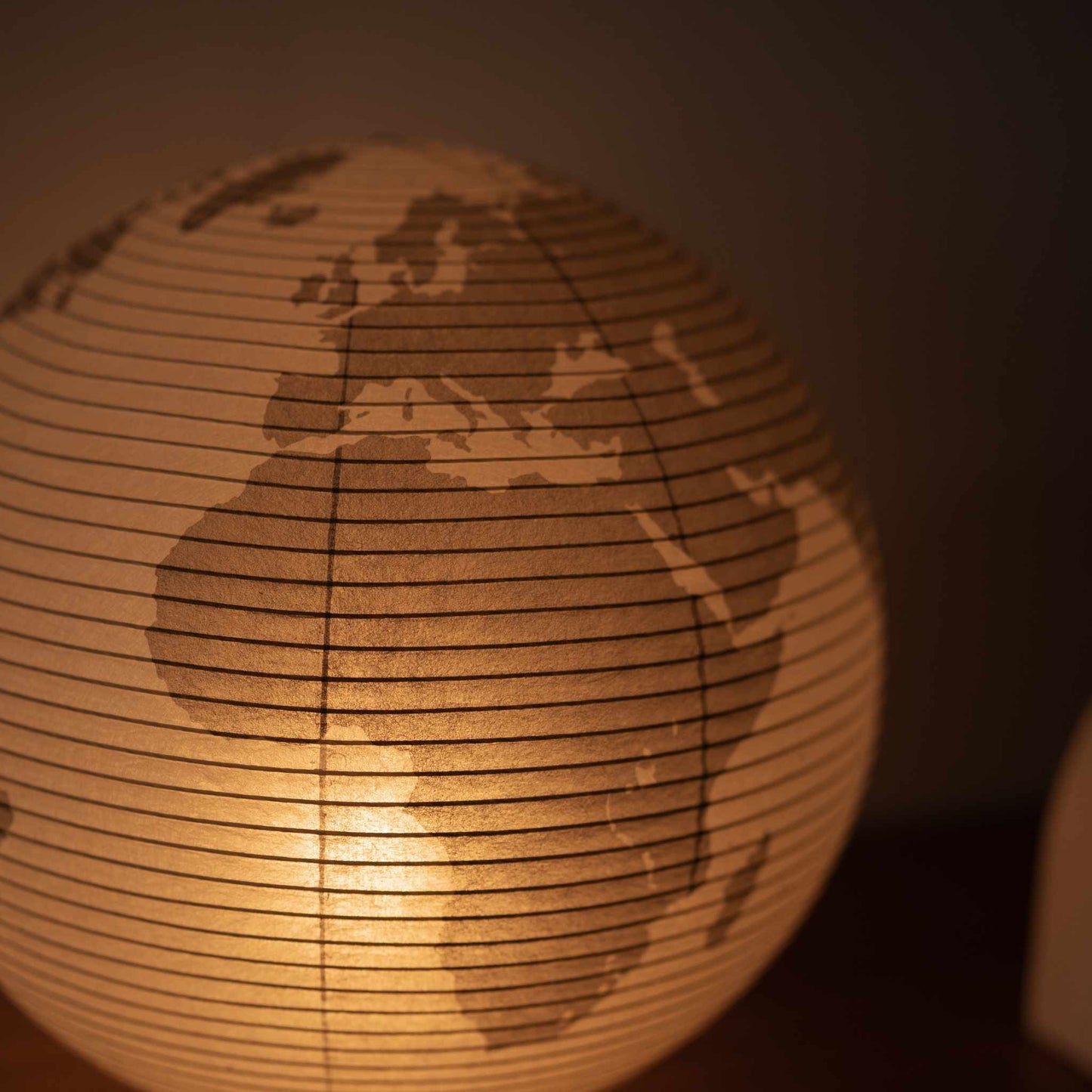"Lampe Japonaise en Papier LUNE 05G – Lampe Artistique en Washi pour un Intérieur Serein Style Japandi"