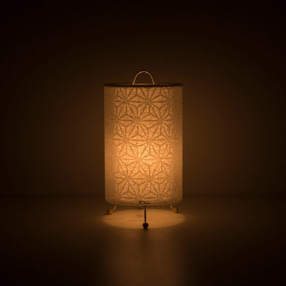 Japanse Papieren Tafellamp "Lace Washi" Wit die een donkere kamer verlicht – Stijlvolle Nachttlamp