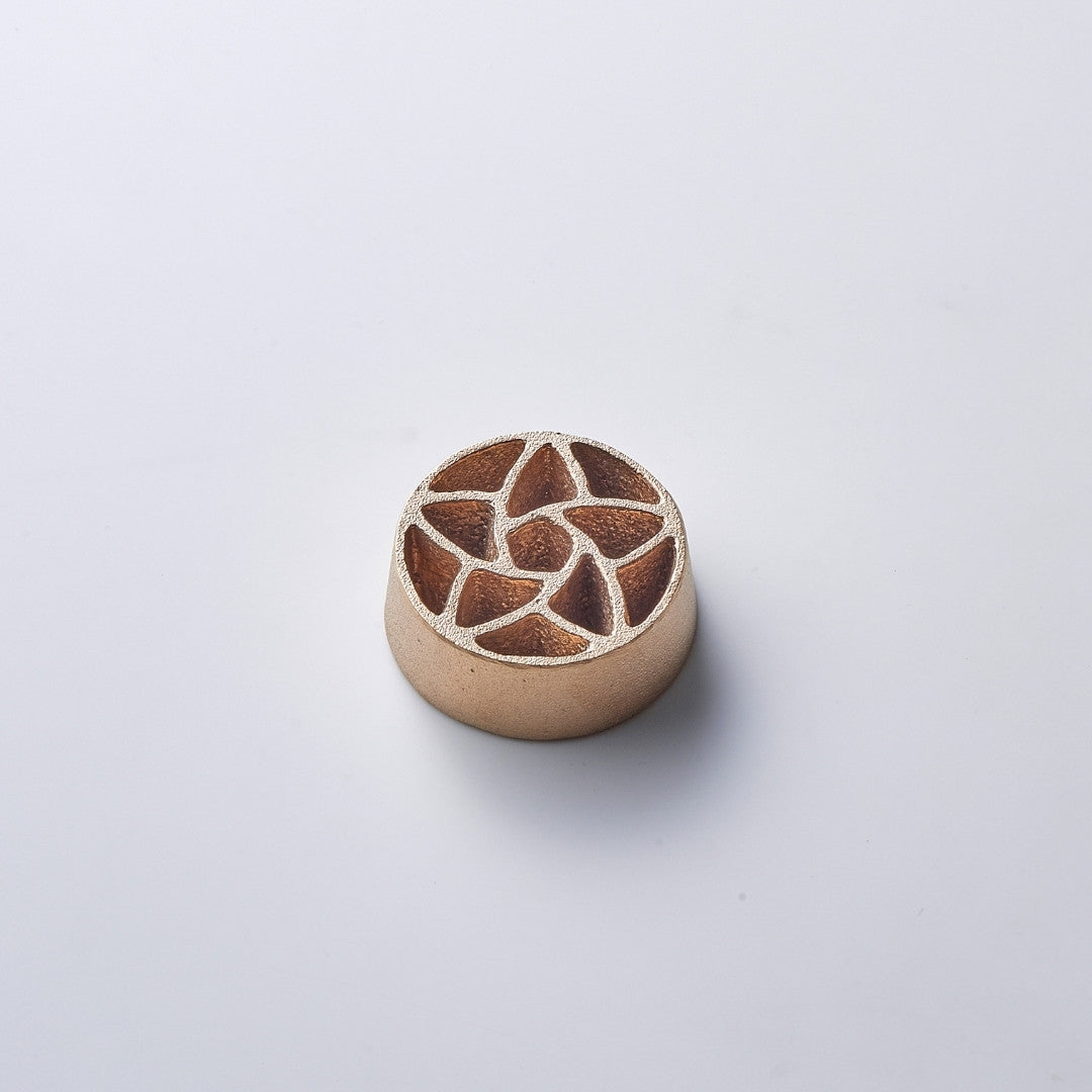 Japansk Kenzan uden pigge "Hana" S – Bronze kenzan til japansk blomsterarrangement