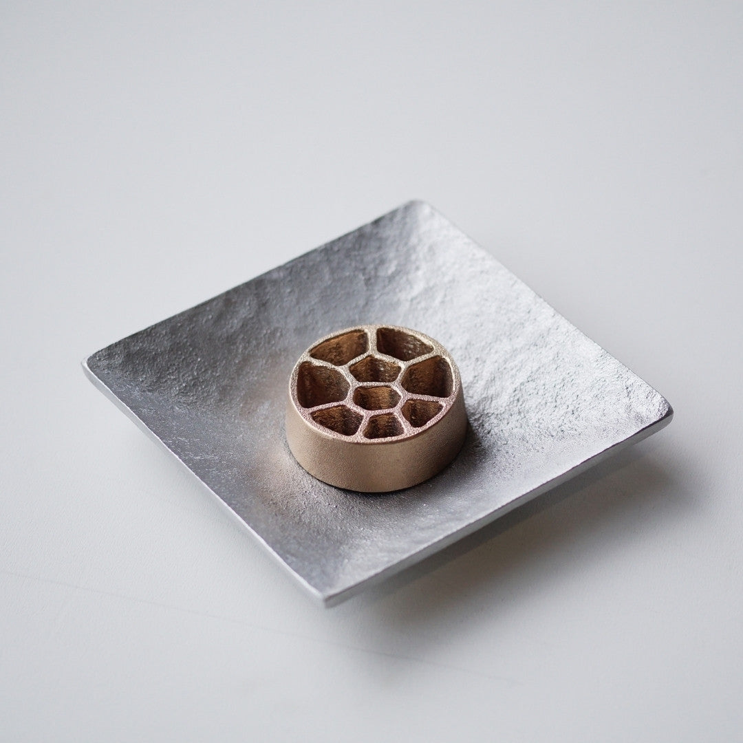 Japansk Kenzan uden pigge, Voronoi med aluminiumsplade S gavesæt til ikebana vaser