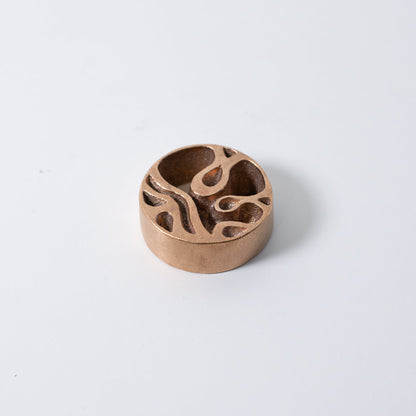 Japanischer stachelloser Kenzan "the air" Bronze für Ikebana-Blumenarrangements und japanische Vasen