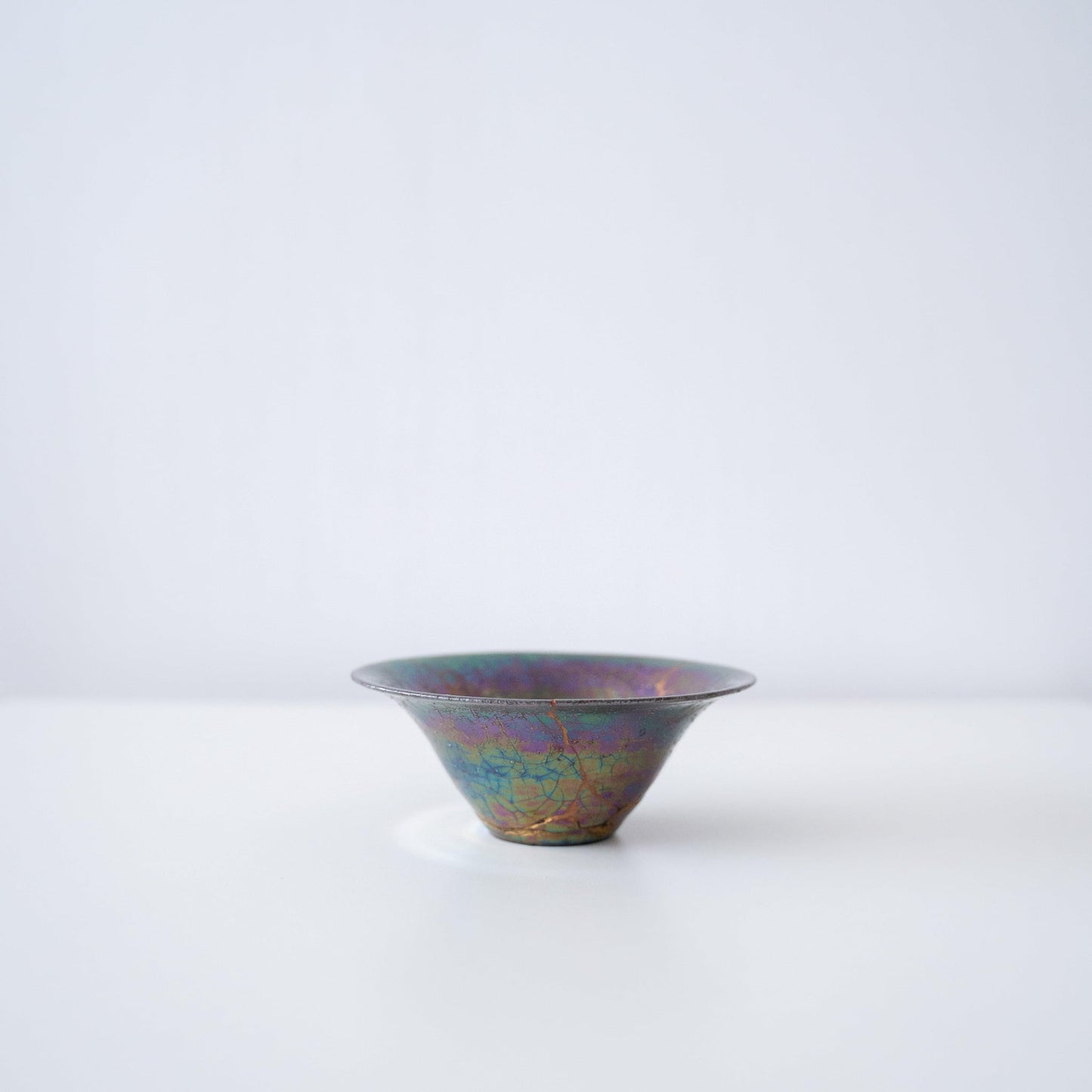 alt
Kintsugi-Schale "Regenbogen-Glanz": Wabi-Sabi-Ästhetik umarmen