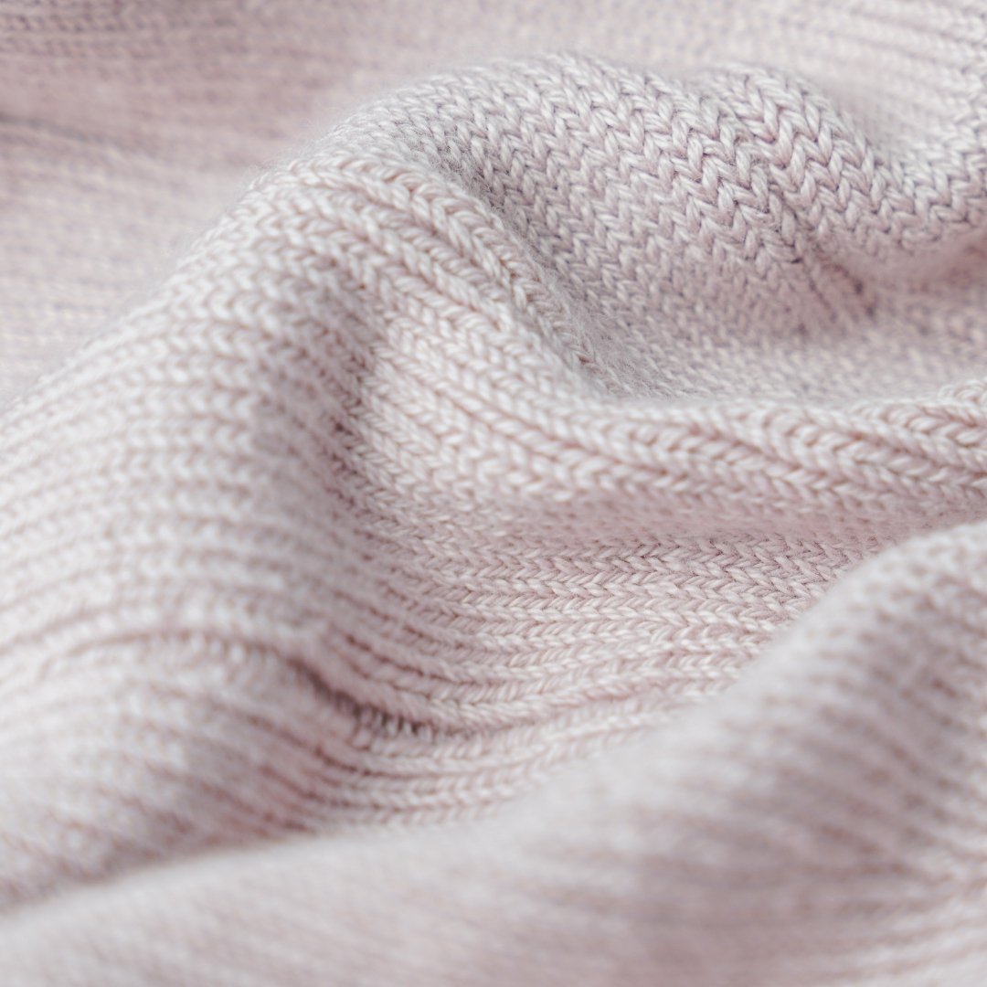 Gros plan textile du coussin de méditation japonais zafu ZAF MASTER, tricot Rose Fumée