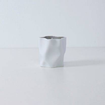 Japansk lys KARESANSUI med yuzu, lilje og japansk røgelse i grå Seto porcelæns holder