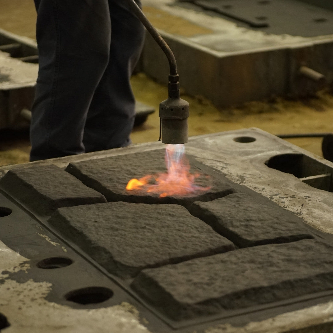 Heizform in der Kanamori Alloy Gießerei zur Herstellung von stiftlosen Kenzan und Sake-Bechern