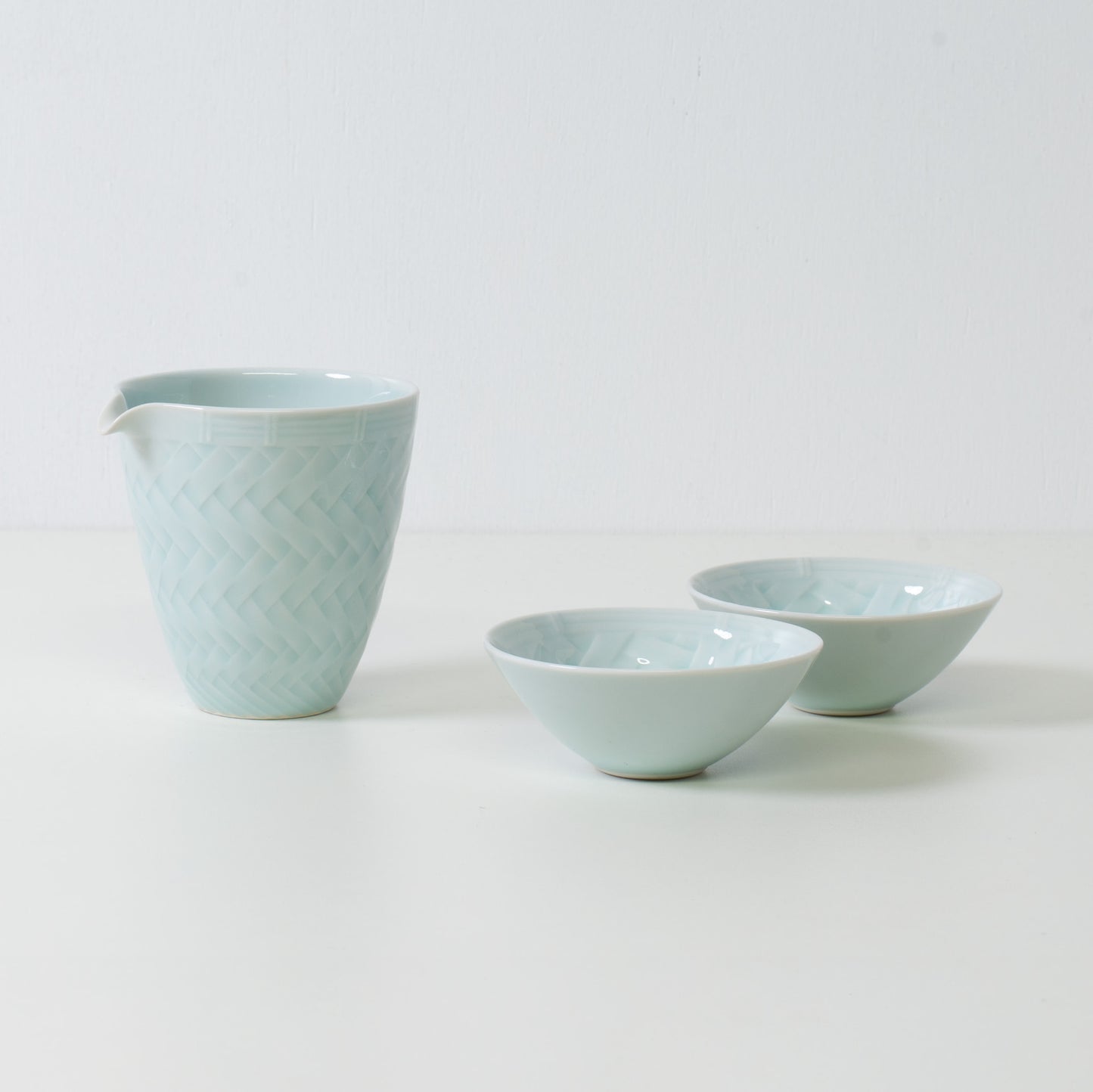Service à saké en porcelaine tressée, bleu glacier - Service à saké japonais traditionnel wabi-sabi avec carafe et tasses