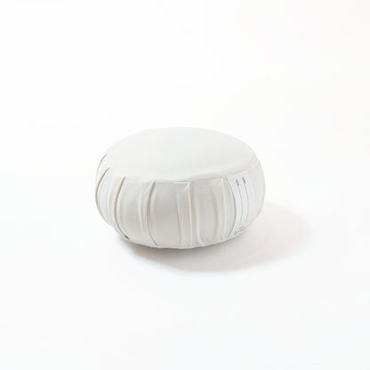 Coussin de méditation japonais zafu "ZAF MOMENT" petit, blanc clair de lune, kapok - Design rond plissé pour la méditation zen et le yoga.