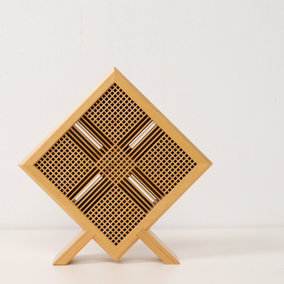 Japanese Wood Table Lamp Kanata, Natural, Aomori Hiba - Handcrafted Kumiko Woodworking Lamp
