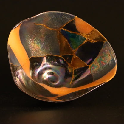 Kintsugi Matcha Bowl "Aidama" 02 in gold, black, angled view.
